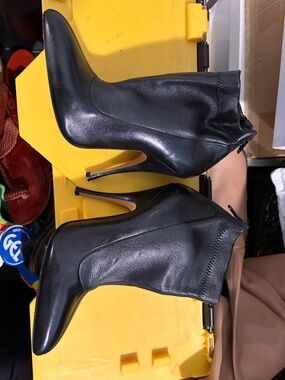 BRIAN ATWOOD SZ 35.5 Women's Black Leather Sock Style Booties FLAWS